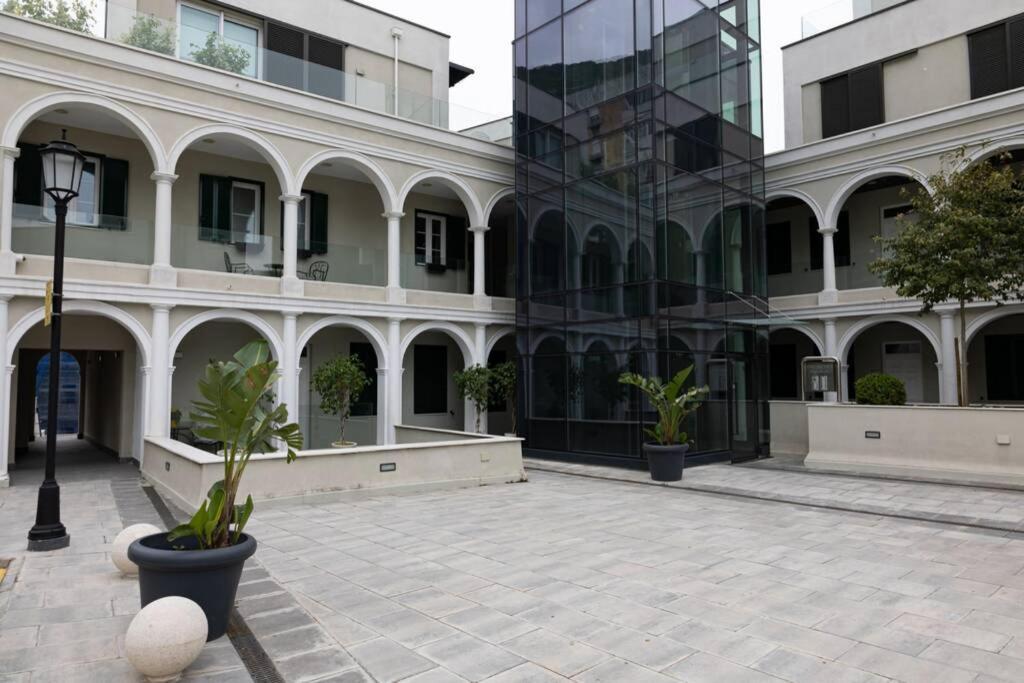 شقة Charming Colonial Flat In Historic Building غيبرالتار المظهر الخارجي الصورة