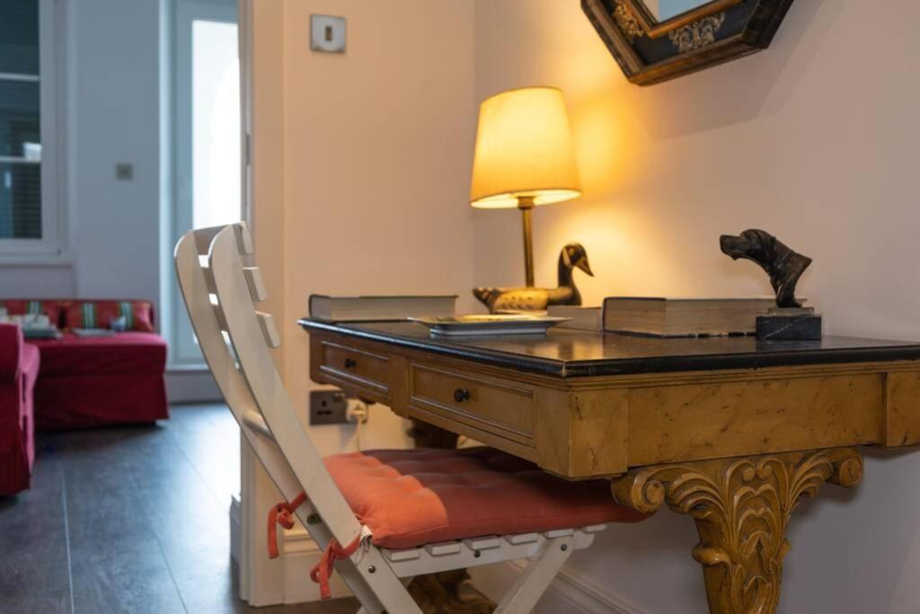 شقة Charming Colonial Flat In Historic Building غيبرالتار المظهر الخارجي الصورة